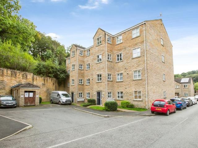 Flat for sale in Kershaw, Calderdale