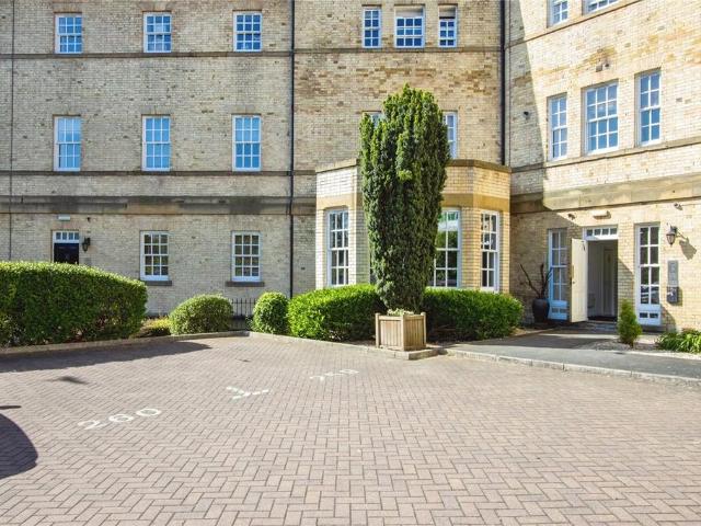 Flat for sale in City Fields, West Yorkshire