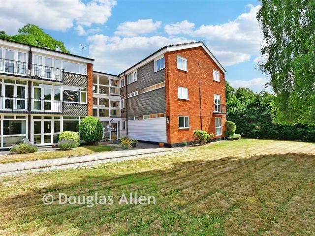 Flat for sale in Coopersale Street, Epping