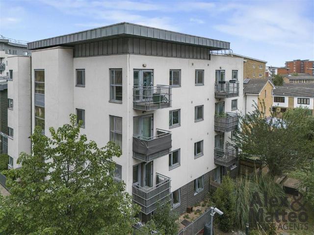 Flat for sale in London Borough of Lewisham, Greater London