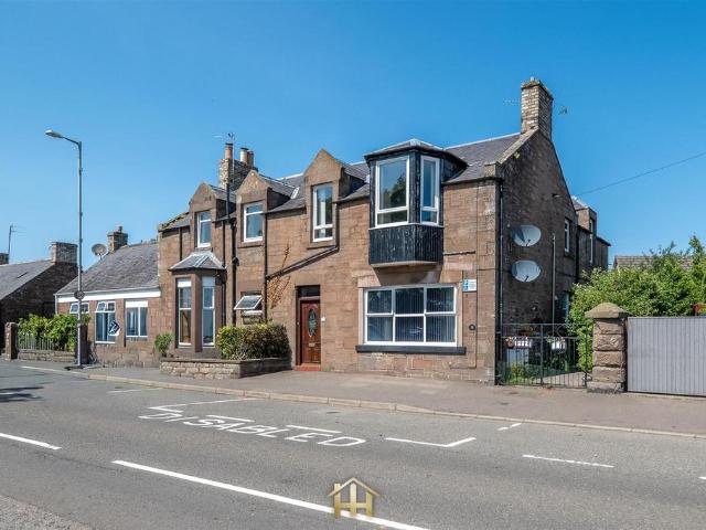 Flat for sale in Friockheim, Scotland