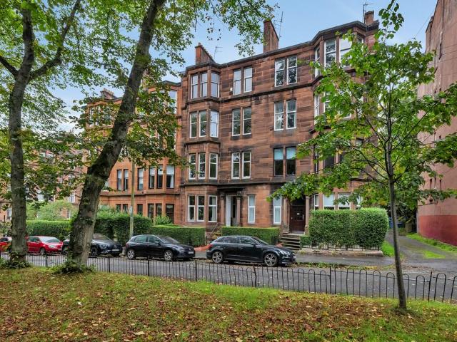 Flat for sale in Hyndland, Scotland