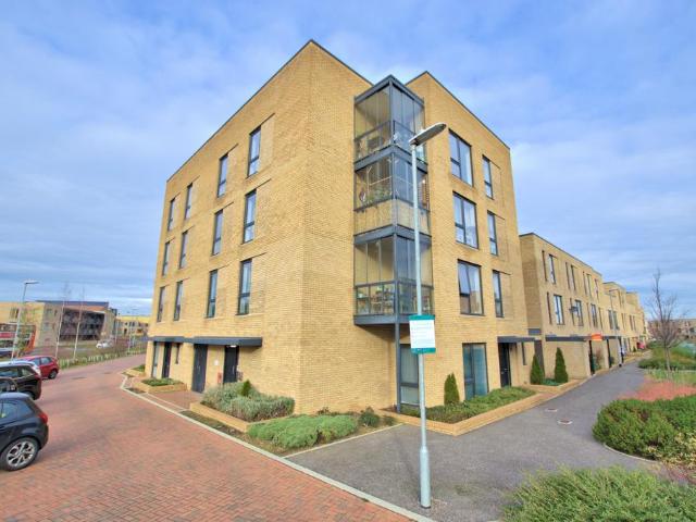 Flat for sale in Arbury, Cambridgeshire