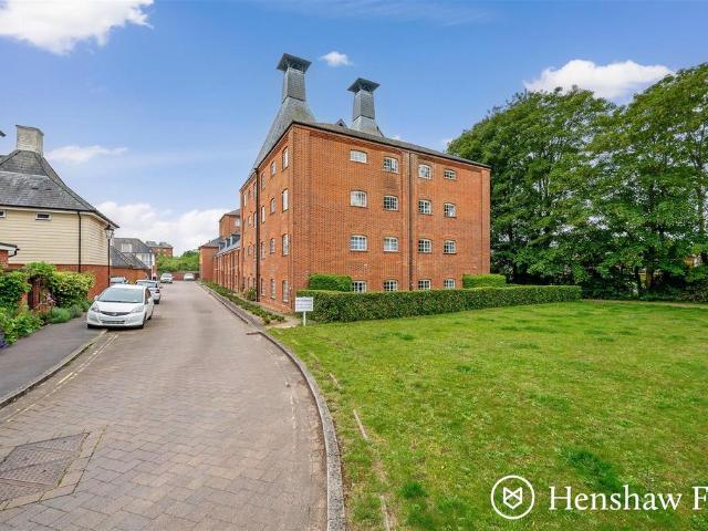 Flat for sale in Barton Stacey, Hampshire