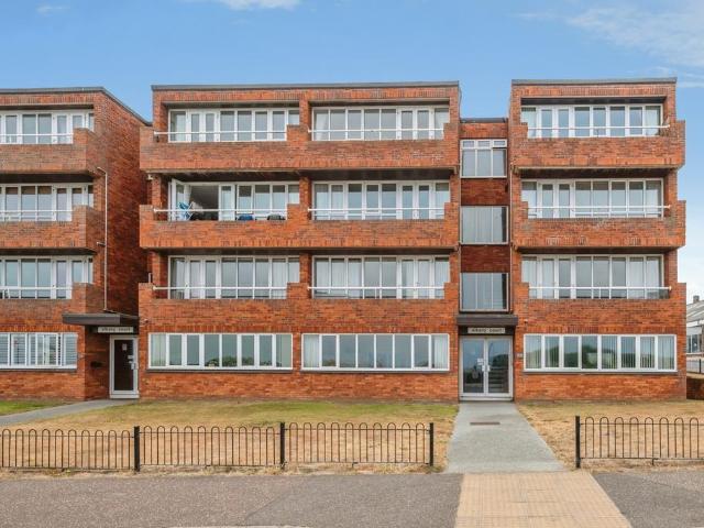 Flat for sale in Comers, Norfolk