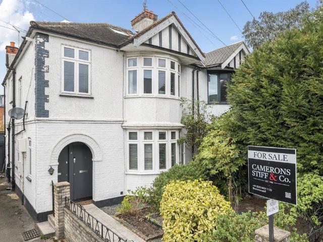 Flat for sale in Harlesden, Greater London
