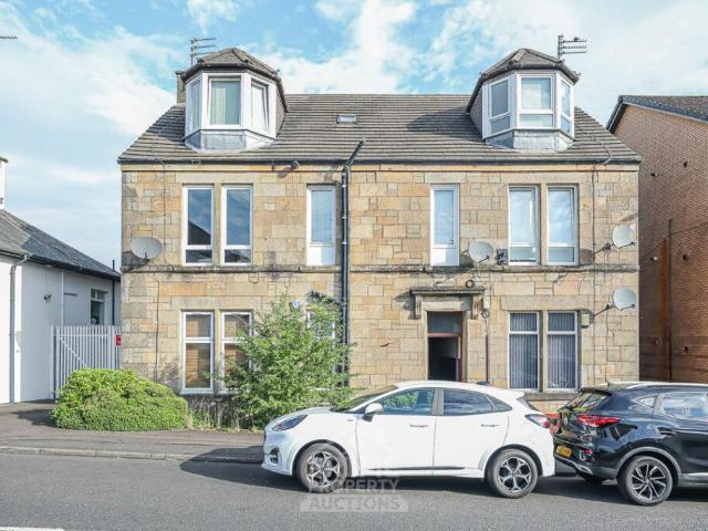 Flat for sale in Elderslie, Scotland