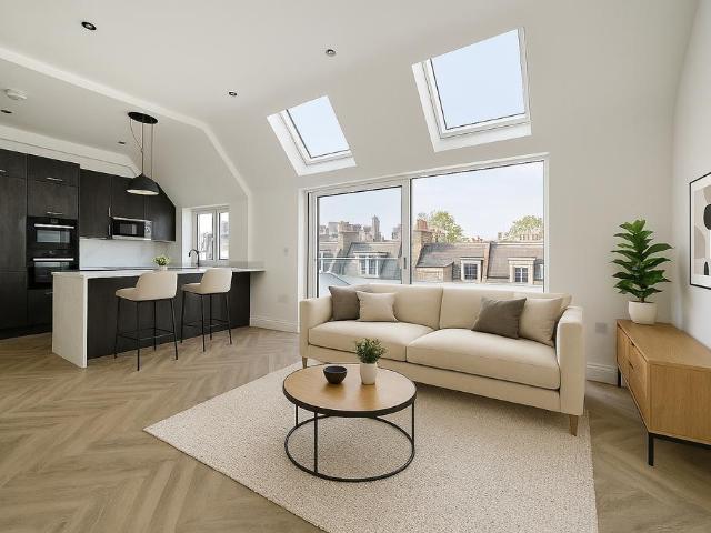 Flat for sale in Fulham, Greater London