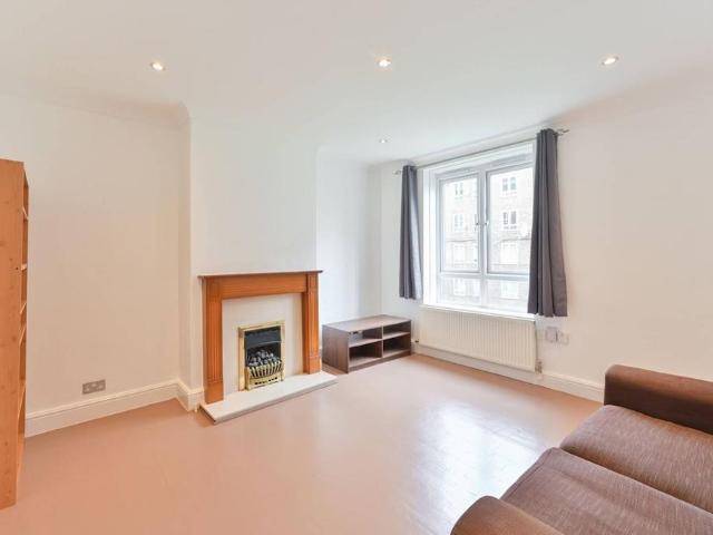 Flat for sale in London Borough of Lambeth, Greater London