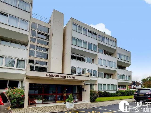 Flat for sale in Hendon, Greater London