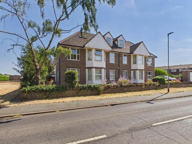 Flat for sale in Peterborough