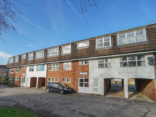 Flat for sale in Leighton-Linslade, Linslade