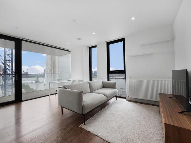 Flat for sale in Greenwich Peninsula, Greater London