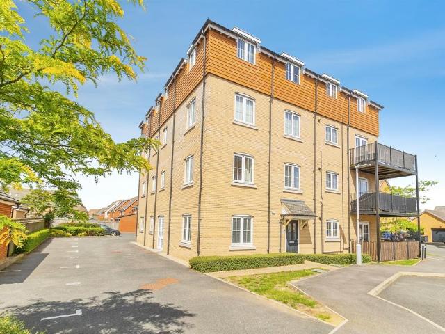 Flat for sale in Leighton-Linslade, Leighton Buzzard