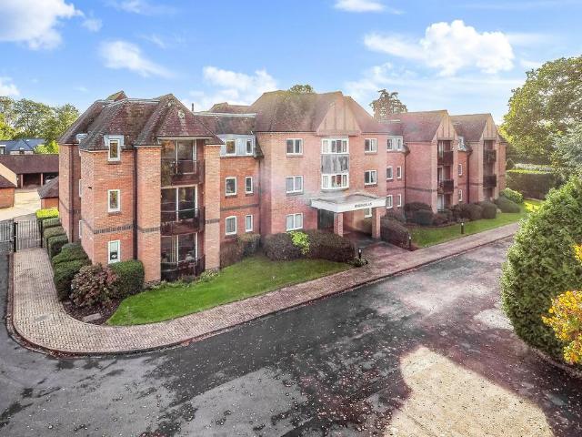 Flat for sale in Summersdale, Chichester