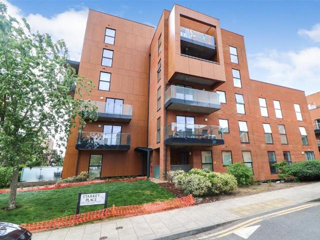Flat for sale in Erith, North End