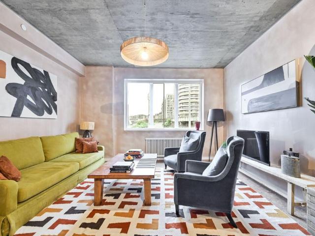 Flat for sale in North Kensington, Greater London