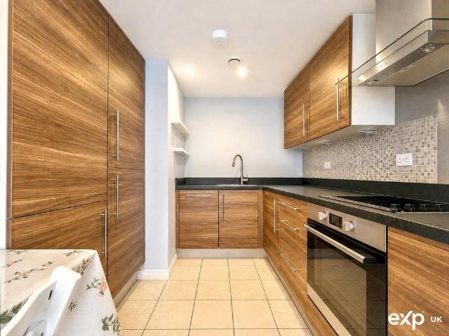 Flat for sale in Southcourt, Aylesbury