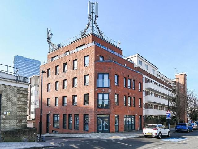 Flat for sale in London Borough of Tower Hamlets, Greater London