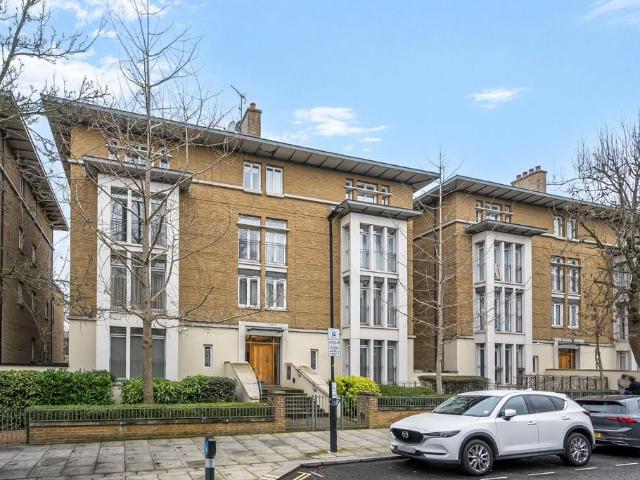 Flat for sale in St. John's Wood, Greater London