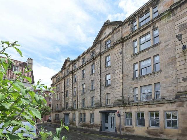 Flat for sale in North Leith, Scotland