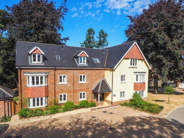 Flat for sale in Liphook, East Hampshire