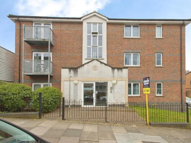 Flat for sale in Glyndon, Plumstead