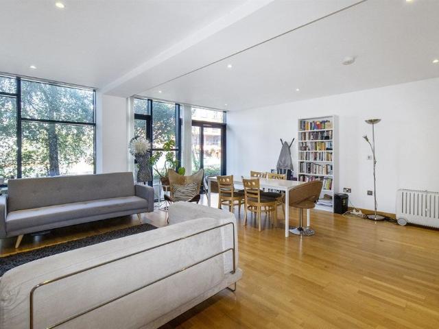 Flat for sale in Fish Island, Bow