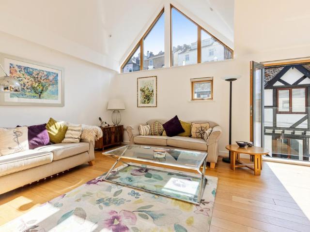 Flat for sale in Strode, Devon
