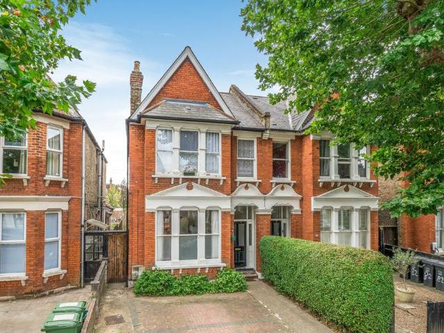 Flat for sale in London Borough of Lewisham, Greater London