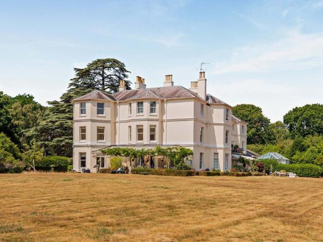 Flat for sale in Chavey Down, Winkfield