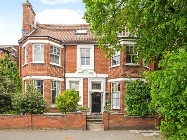 Flat for sale in Streatham Hill, Greater London