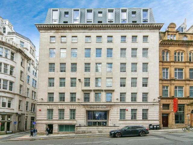 Flat for sale in Calderstones