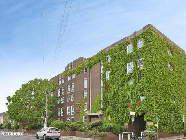 Flat for sale in London Borough of Hammersmith and Fulham, Greater London