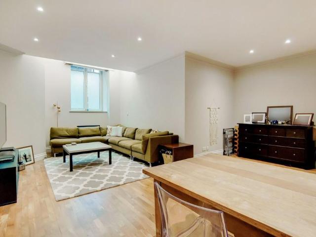 Flat for sale in Westminster, Greater London