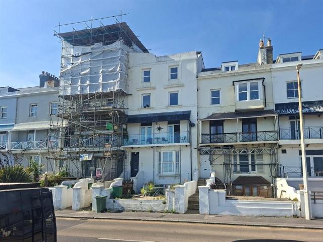 Flat for sale in Golden Valley, Folkestone
