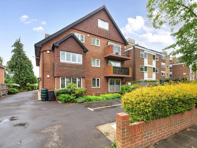 Flat for sale in Beckenham, Greater London
