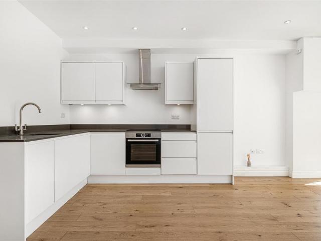 Flat for sale in Anerley, Greater London