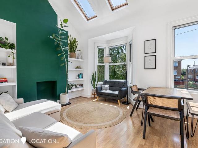 Flat for sale in Shacklewell, Greater London