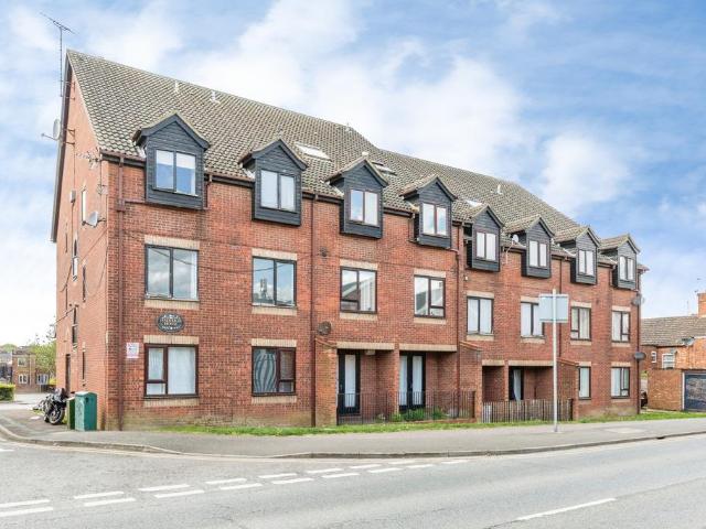 Flat for sale in Rushden