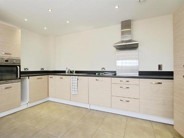 Flat for sale in Oad Street, Kent