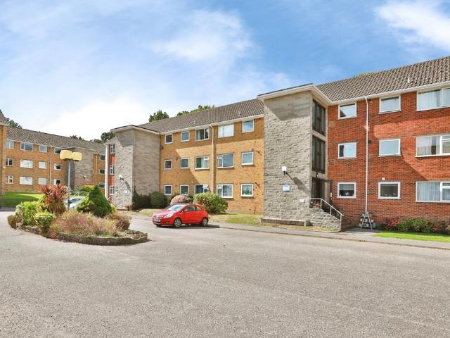 Flat for sale in Moordown, Bournemouth