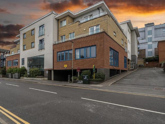 Flat for sale in Guildford Park, Westborough