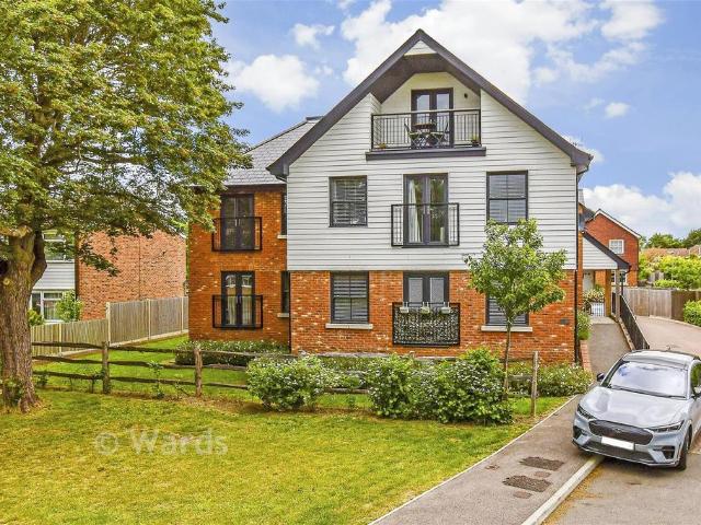 Flat for sale in Sandown Park, Kent