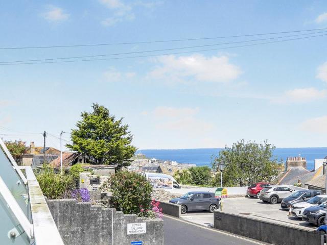 Flat for sale in Penbeagle, Cornwall