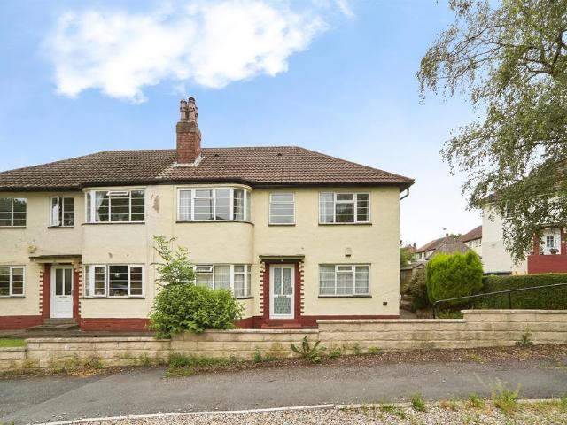 Flat for sale in Primley Park, Moortown