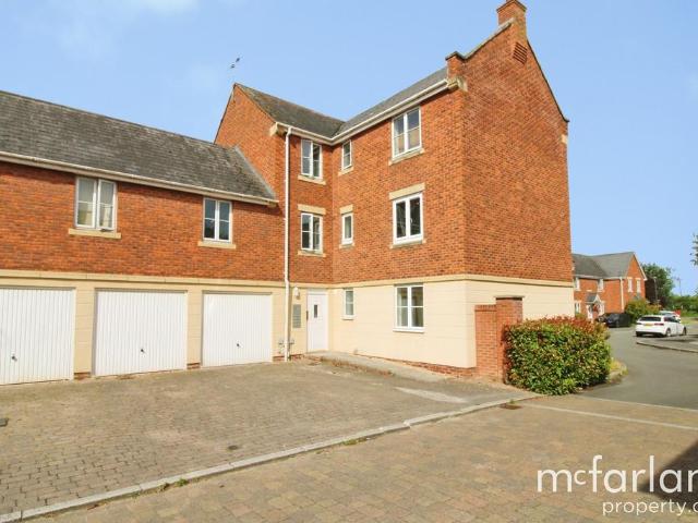 Flat for sale in Swindon