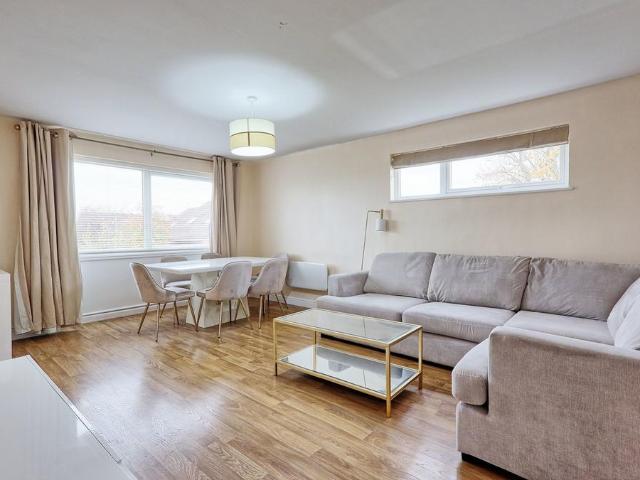 Flat for sale in North Springfield, Chelmsford