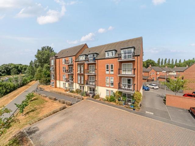 Flat for sale in New Boultham, Brayford