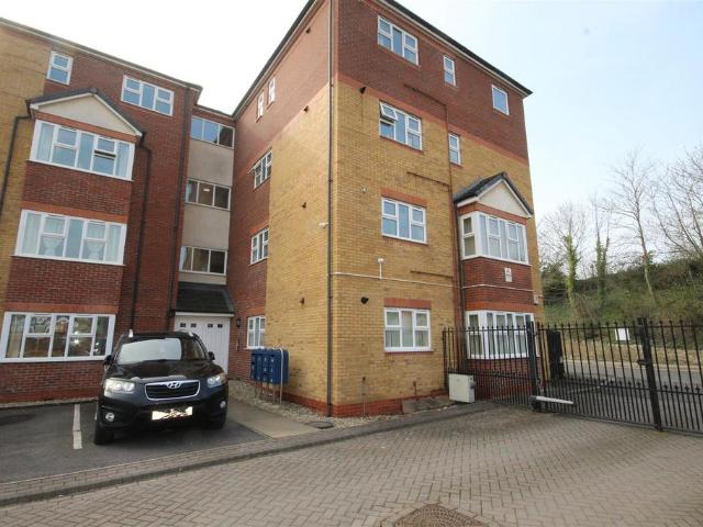 Flat for sale in South Elmsall, West Yorkshire